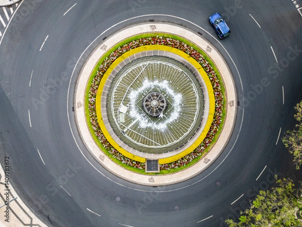 Fototapeta Rotunda do Infante Fountain on roundabout in Funchal city, capital of Madeira Island, Portugal