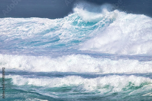 Fototapeta Beauty of power of a wave crashing on Hookipa on Maui.