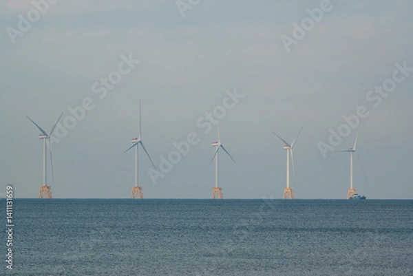 Fototapeta 北海道石狩　洋上風力発電の風車