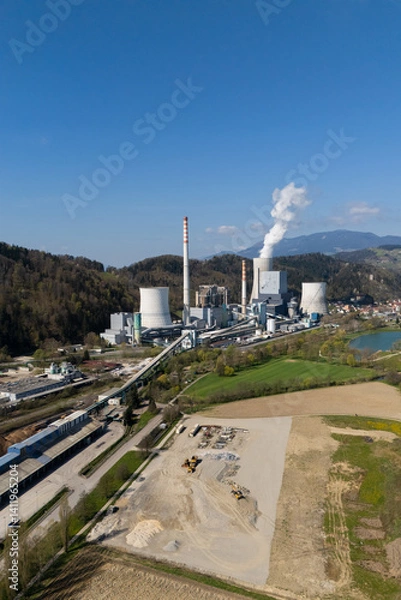 Fototapeta The Šoštanj termo power plant in Slovenia is a key facility for electricity generation, utilizing coal to produce thermal energy while addressing environmental concerns