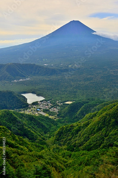 Obraz 御坂山地の吉沢山から　夏の富士山と緑の山地を望む
