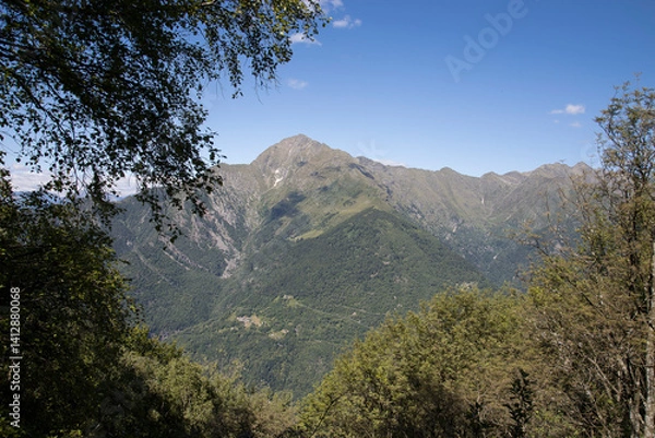 Obraz Mountain named “Legnoncino”.
Panoramic view on mountain named “Legnoncino” from a location named: “Alpe Giumello”.