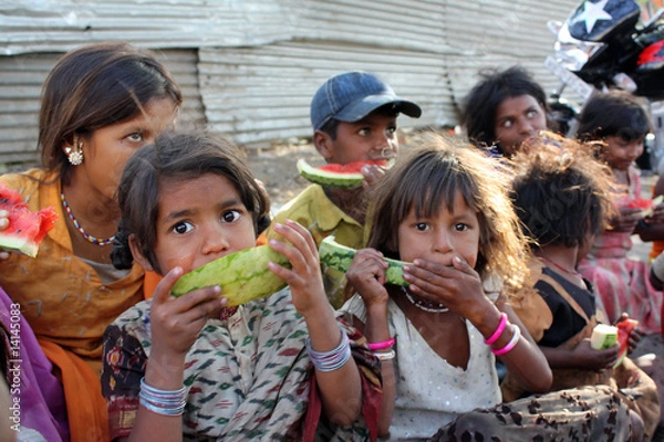 Obraz Biedne, głodne dzieci