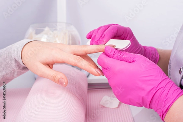 Obraz Manicure dłoni