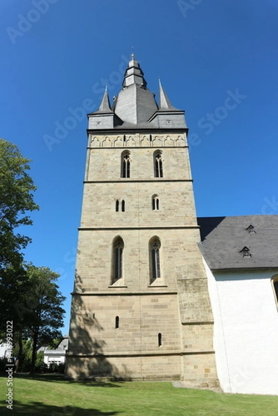 Fototapeta Die Propsteikirche in Brilon