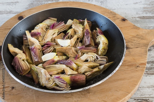 Fototapeta carciofi in padella fronte