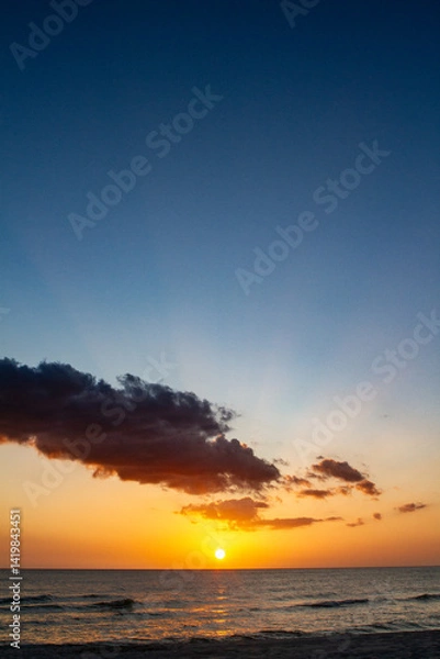 Obraz Sunsets Over Beaches, Palm Trees and Oceans
