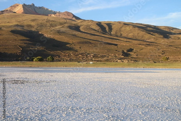 Obraz Lagoons, volcanoes and geysers in the Uyuni desert