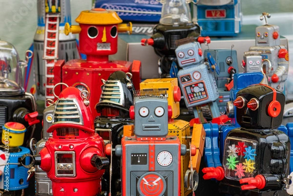 Obraz collection de robots sur l'étal d'une brocante