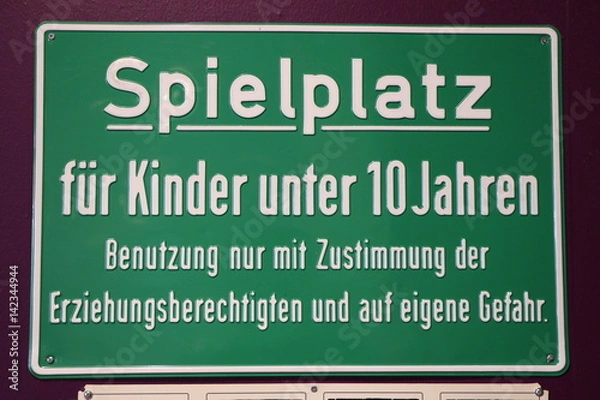 Fototapeta Rules for the use of the children's playground in German, Vorschriften für die Benützung des Kinderspielplatzes