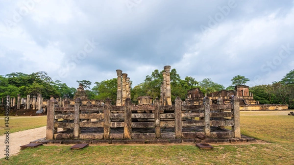 Fototapeta Nissanka Latha Mandapaya, unique stone-pillared pavilion in ancient Polonnaruwa, Sri Lanka, open-air shrine