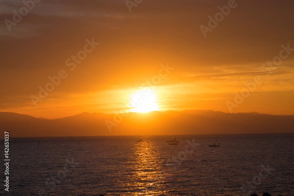 Fototapeta 朝焼けの海