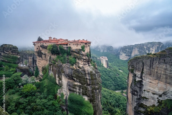 Fototapeta Amazing panoramic view with the majestic Varlaam Monastery in the Meteora Valley near Kastraki, Greece