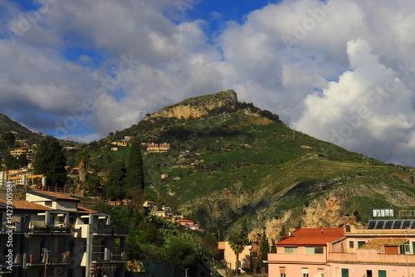 Fototapeta 朝のタオルミーナ