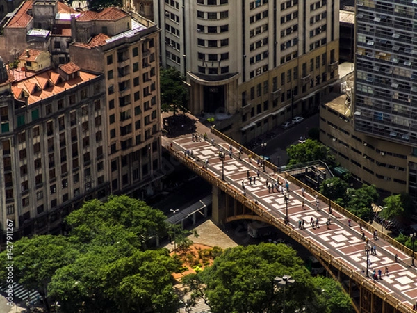 Fototapeta São Paulo, Brazil, march 10, 2008: aerial view of the Sancta Efigenia viaduct in downtown Sao Paulo city