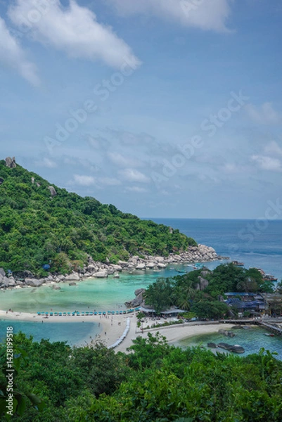 Fototapeta The most famous viewpoint in Koh Nang Yuan - Koh Tao overlook the beautiful curve of the beach, natural turquoise ocean and clear sky. One of the top tourist destination for summer holiday in Thailand
