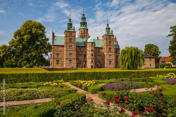 Obraz Rosenborg castle, Copenhagen. Sunny summer day view. Blooming terraces at the foreground.
