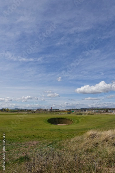 Obraz The 18th Green and Bunker on the Buddon Course at Carnoustie Links named Rhine, opened in 1981 with the holes named after military campaigns.