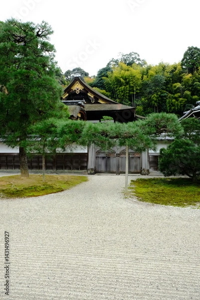 Fototapeta 日本、京都、泉涌寺、寺院、秋景、紅葉、黃葉、木造の建築物、伝統文化、佛教