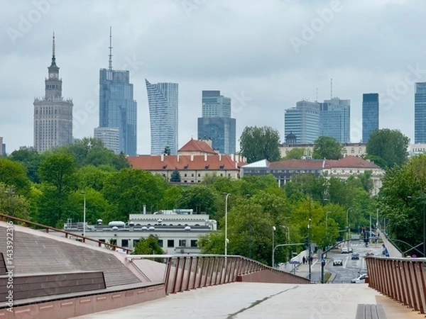 Fototapeta Warszawa, spacer po kładce pieszo rowerowej nad Wisłą