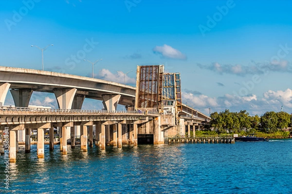 Obraz A view along the side of the Port of Miami bridge in downtown Miami in springtime