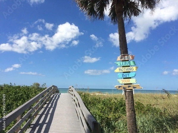 Fototapeta Boardwalk to the beach