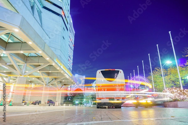 Obraz 日本の夜の都市の光跡 