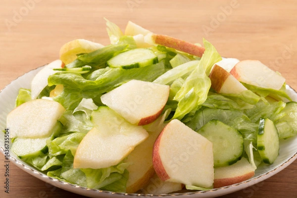 Fototapeta りんごとレタスのサラダ