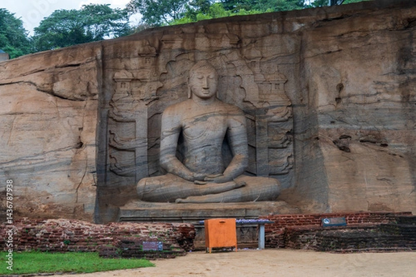 Fototapeta Gal Vihara, four magnificent Buddha statues carved from a single granite slab in ancient Polonnaruwa, Sri Lanka