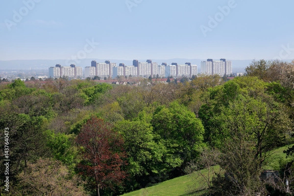 Fototapeta Wohnpark Alt Erlaa Ausblick von der Trazberg Warte, Aussichtsturm, Wachturm in Wien Hietzing, Panorama