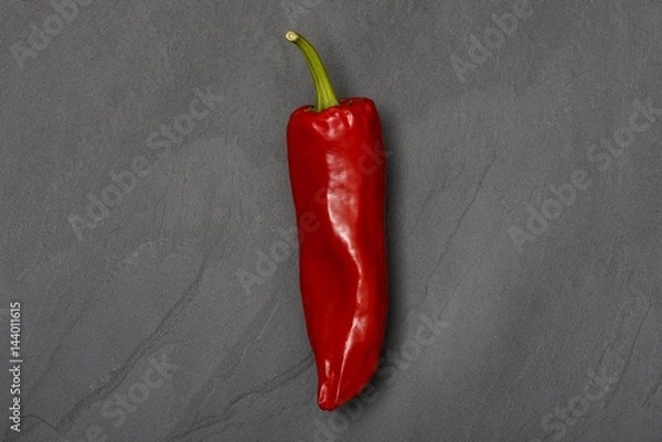 Obraz Piment seul sur pierre