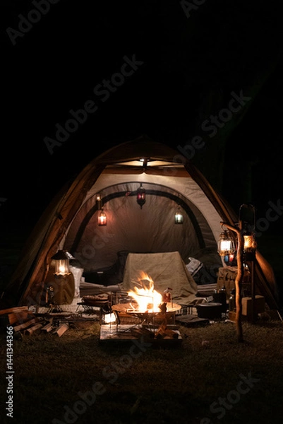 Obraz 夜キャンプ 灯り 光 一人キャンプ ソロキャンプ ランプ オイルランプ 焚き火