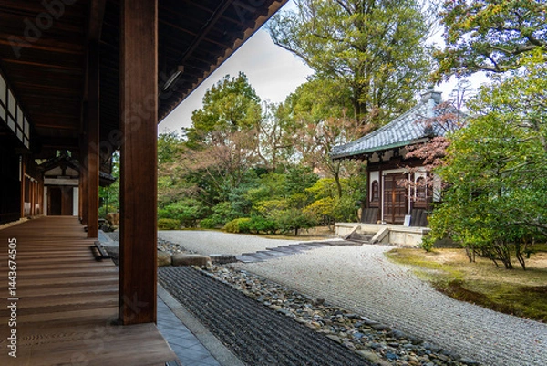 Fototapeta walking around the Kenninji grounds