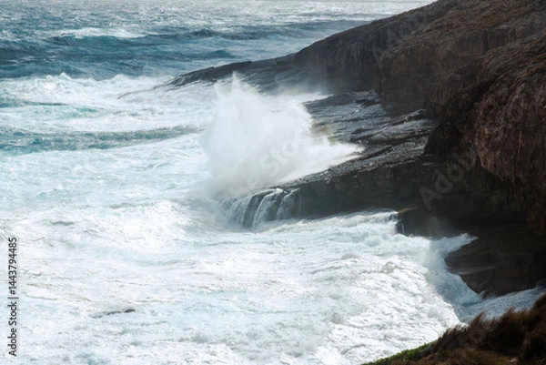 Obraz wild seas crashing against rocky coastline on Kangaroo Island, Australia
