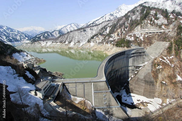 Obraz 雪解けの黒部ダム