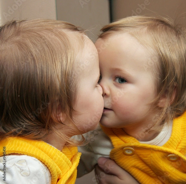 Obraz child behind mirror