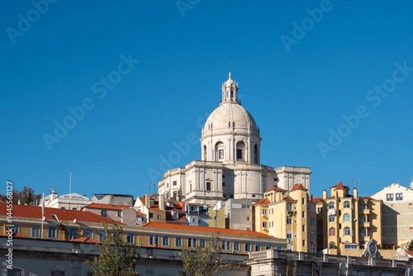 Obraz The Church of Santa Engracia, a 17th-century monument in Lisbon, Portugal. Originally a church, it was converted into the National Pantheon in which important Portuguese personalities are buried.