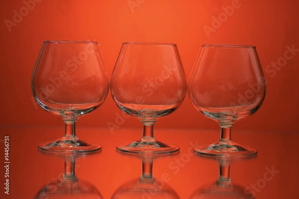 Fototapeta glass on a mirror and reflection