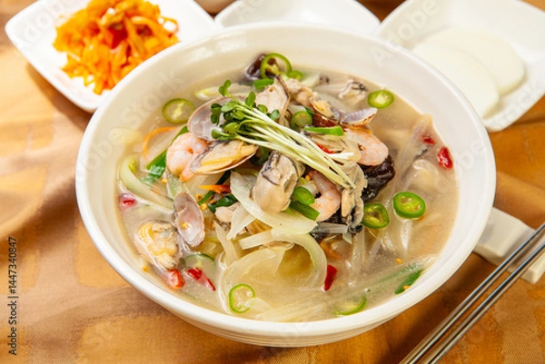 Obraz The oyster jjamppong sold in Korea is delicious