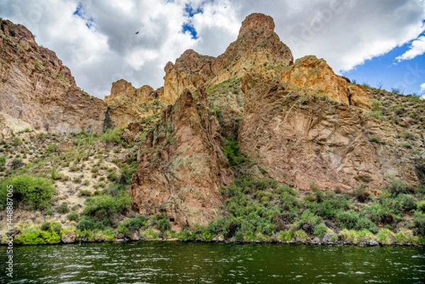 Fototapeta Amazing formations along the walls of Canyon Lake on the Salt River near Phoenix Arizona