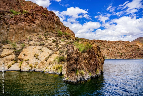 Fototapeta Amazing formations along the walls of Canyon Lake on the Salt River near Phoenix Arizona