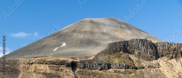 Fototapeta High Resolution view of Mælifell volcano in the Staðarsveit region on the Snæfellsnes Peninsula in Western Iceland. 
