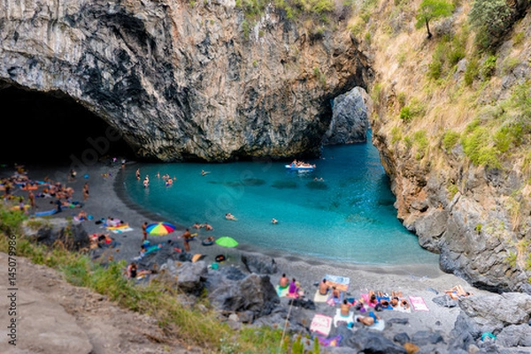Obraz Spiaggia dell'arcomagno in calabria con il caratteristico arco di roccia naturale