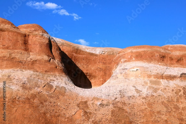 Obraz The amazing colors and rock formations at Arches National Park, Utah, seen here against a bright blue sky.