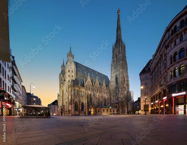 Obraz View of St. Stephen's Cathedral (Domkirche St. Stephan) at dusk in Vienna, Austria