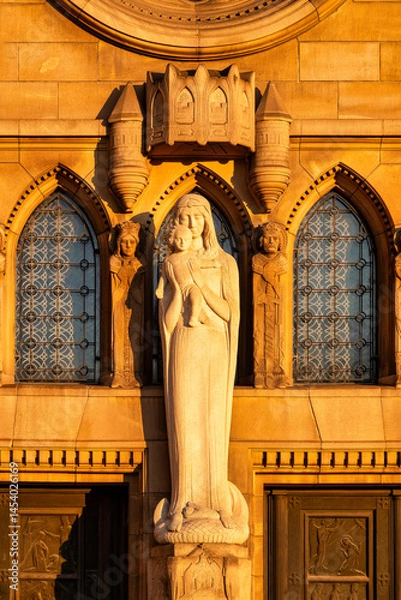 Fototapeta  Statue of the Virgin Mary on the Western Portal