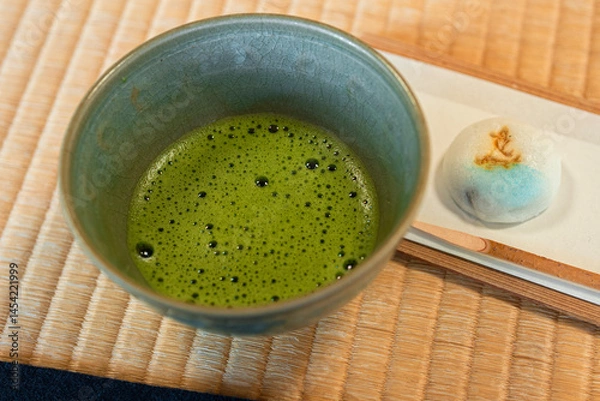 Obraz 日本の抹茶と和菓子を畳の上で