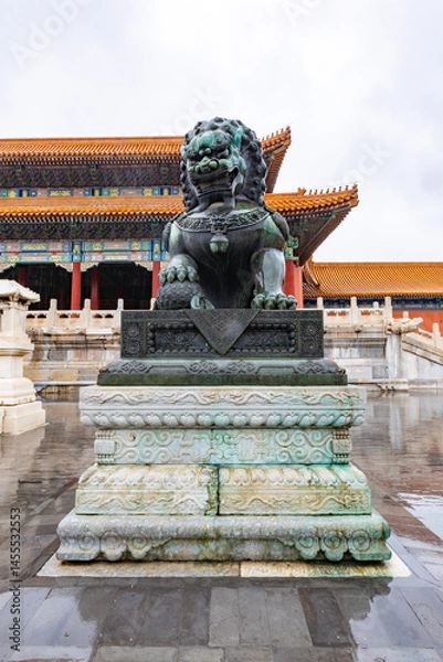 Fototapeta Bronze lions in front of the Taihe Gate of the Forbidden City in Beijing, China