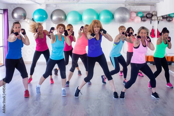 Obraz GROUP EXERCISE BOXING IN GYM