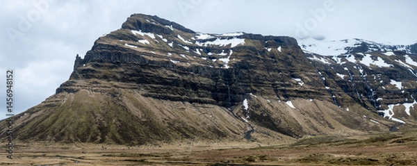 Fototapeta Mýrarhyma peak in Western Iceland in the Grundarfjarðarbær manucipality. 